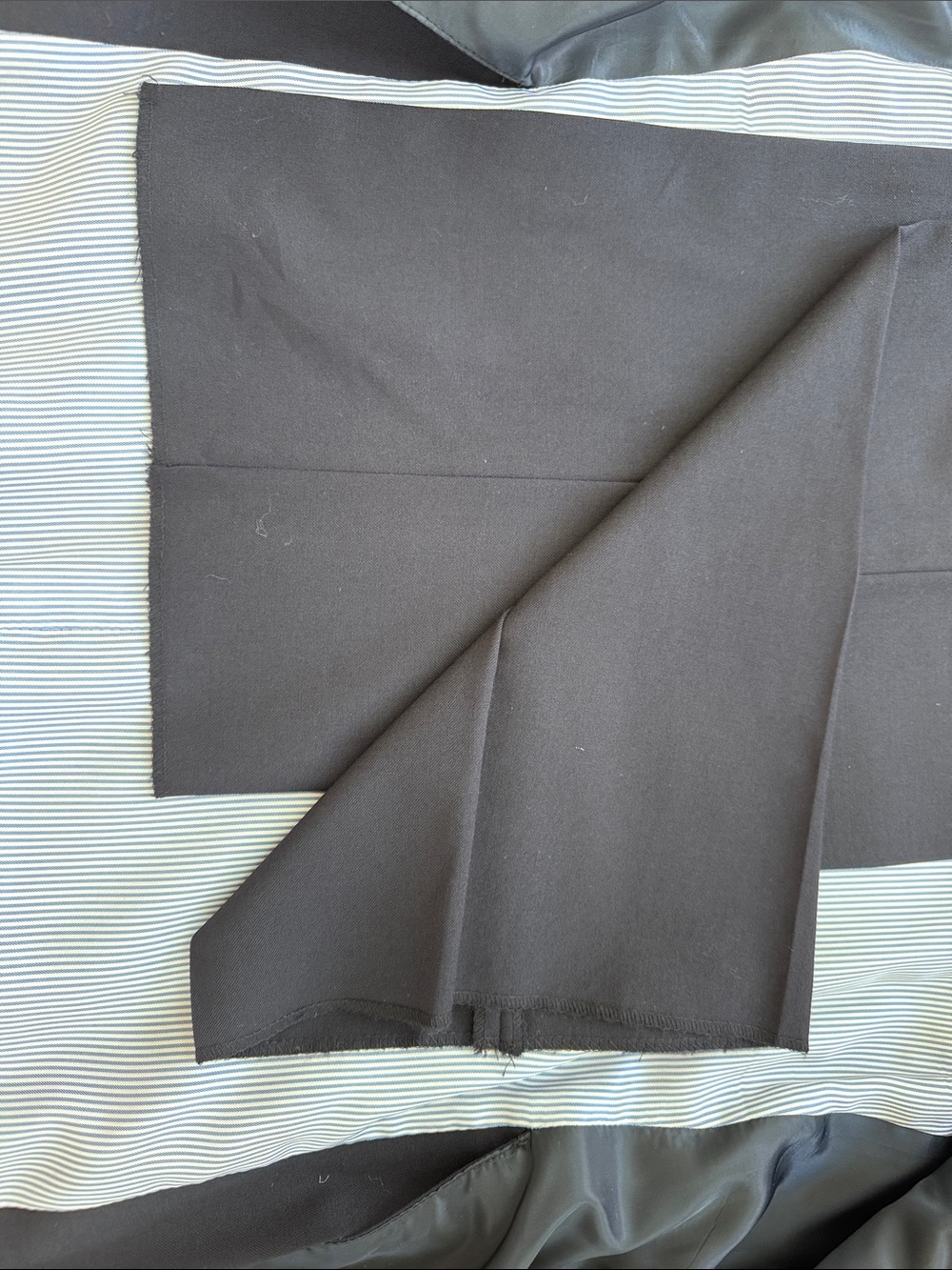 **** NWT- Tommy Hilfiger “Nathan” 2- Piece Suit  (100% Worsted Wool) - Picture 7 of 8